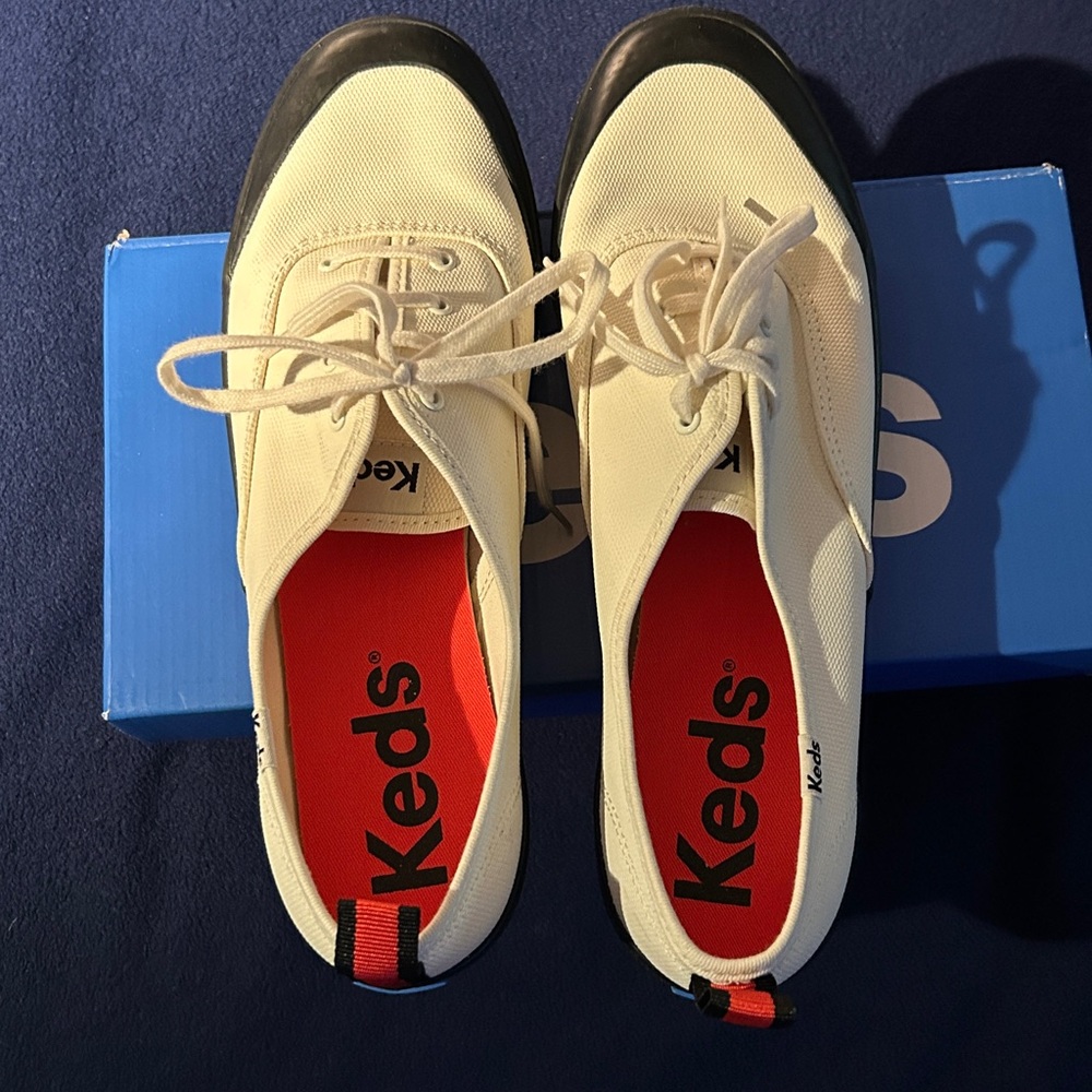 Keds white canvas cap toe sneakers. Worn twice; perfect condition. Size 11 - Picture 2 of 5